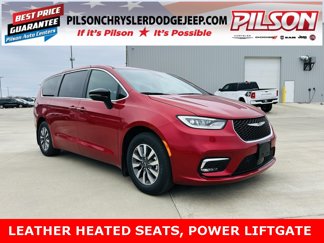 New 2025 Chrysler Pacifica Select image 1