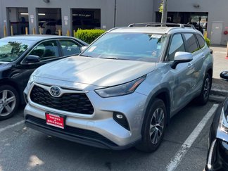 Certified 2024 Toyota Highlander XLE image 1