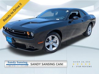 Used 2023 Dodge Challenger SXT image 1