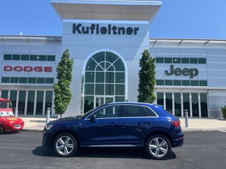 Used 2024 Audi Q3 2.0T Premium w/ Convenience Package image 1