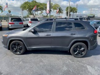 Used 2017 Jeep Cherokee Limited image 1