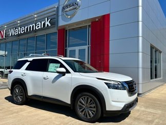 New 2025 Nissan Pathfinder SL image 1