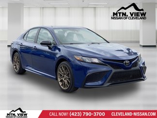 Used 2024 Toyota Camry SE image 1