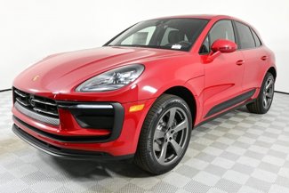 Used 2025 Porsche Macan image 1