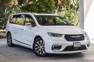 Used 2022 Chrysler Pacifica Pinnacle image 1