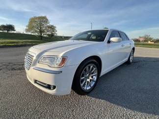 Used 2014 Chrysler 300 image 1