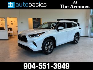 Used 2024 Toyota Highlander XLE image 1