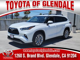 Certified 2023 Toyota Highlander Platinum image 1