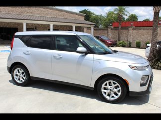 Used 2020 Kia Soul S image 1