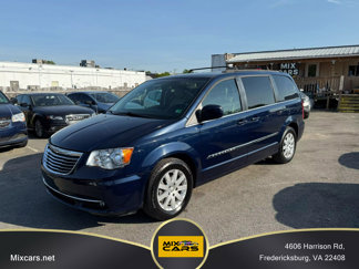 Used 2016 Chrysler Town & Country Touring image 1