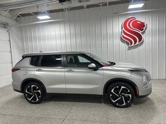 Used 2024 Mitsubishi Outlander AWD image 1