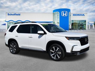 New 2025 Honda Pilot Touring image 1