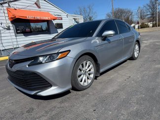 Used 2019 Toyota Camry LE image 1