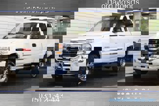 Used 2005 GMC Sierra 2500 SLE w/ Heavy-Duty Power Package image 1