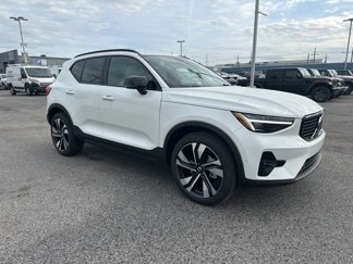 New 2025 Volvo XC40 B5 Ultra image 1