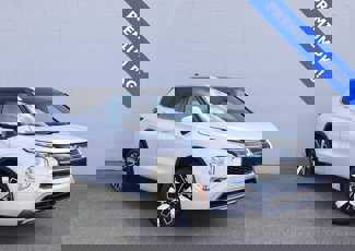 New 2025 Mitsubishi Outlander SEL image 1