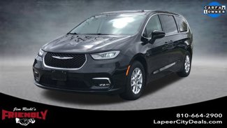 Certified 2023 Chrysler Pacifica Touring-L image 1