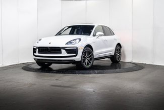 Certified 2025 Porsche Macan image 1