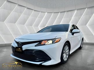 Used 2019 Toyota Camry LE image 1