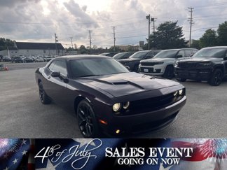 Used 2022 Dodge Challenger SXT w/ Driver Convenience Group image 1