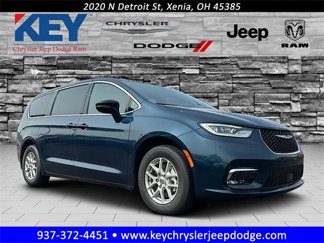 New 2025 Chrysler Pacifica Select image 1