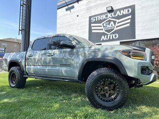 Used 2023 Toyota Tacoma TRD Off-Road image 1
