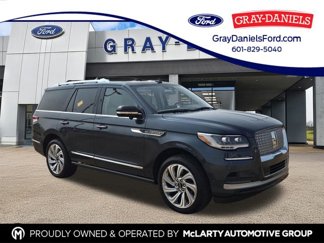 Used 2024 Lincoln Navigator Reserve image 1