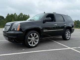 Used 2011 GMC Yukon Denali image 1