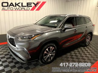 Used 2021 Toyota Highlander XLE image 1