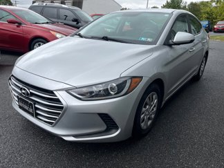 Used 2017 Hyundai Elantra SE image 1