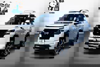 New 2025 Nissan Pathfinder SL w/ Black Appearance Package image 1