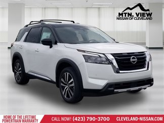 New 2025 Nissan Pathfinder Platinum image 1