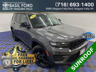 Used 2023 Jeep Grand Cherokee Altitude image 1