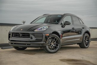 Certified 2025 Porsche Macan image 1