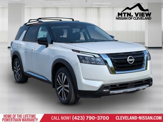 New 2025 Nissan Pathfinder Platinum image 1