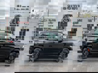 New 2025 Jeep Grand Cherokee Altitude image 1