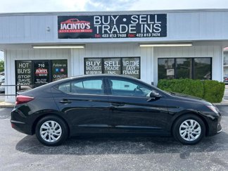 Used 2020 Hyundai Elantra SE image 1