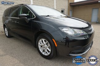 Used 2022 Chrysler Voyager LX image 1