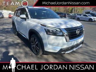New 2025 Nissan Pathfinder Platinum image 1