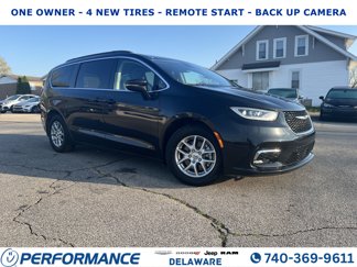 Used 2022 Chrysler Pacifica Touring-L image 1