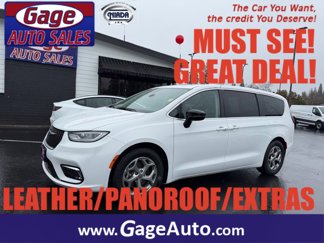 Used 2024 Chrysler Pacifica Limited image 1