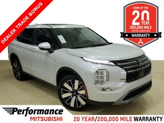 New 2025 Mitsubishi Outlander SE image 1