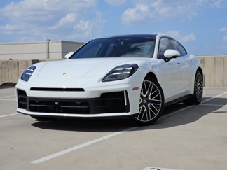 Certified 2025 Porsche Panamera 4 image 1