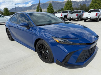 Used 2025 Toyota Camry SE image 1