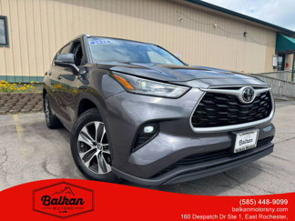 Used 2022 Toyota Highlander XLE image 1