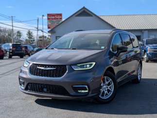 Used 2022 Chrysler Pacifica Touring-L image 1