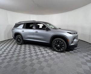 New 2026 Chevrolet Traverse LT image 1