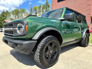 Used 2023 Ford Bronco Black Diamond image 1