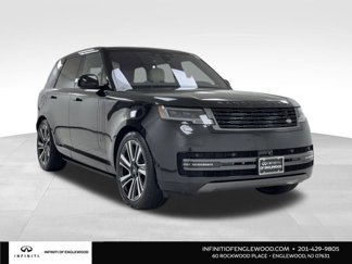 Used 2023 Land Rover Range Rover SE image 1