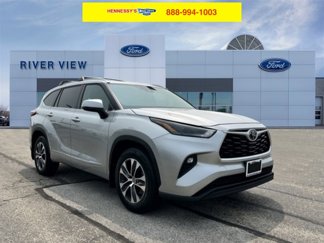 Used 2022 Toyota Highlander XLE image 1